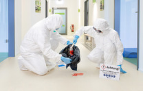 Schutzkleidung beim Umgang mit Zytostatika